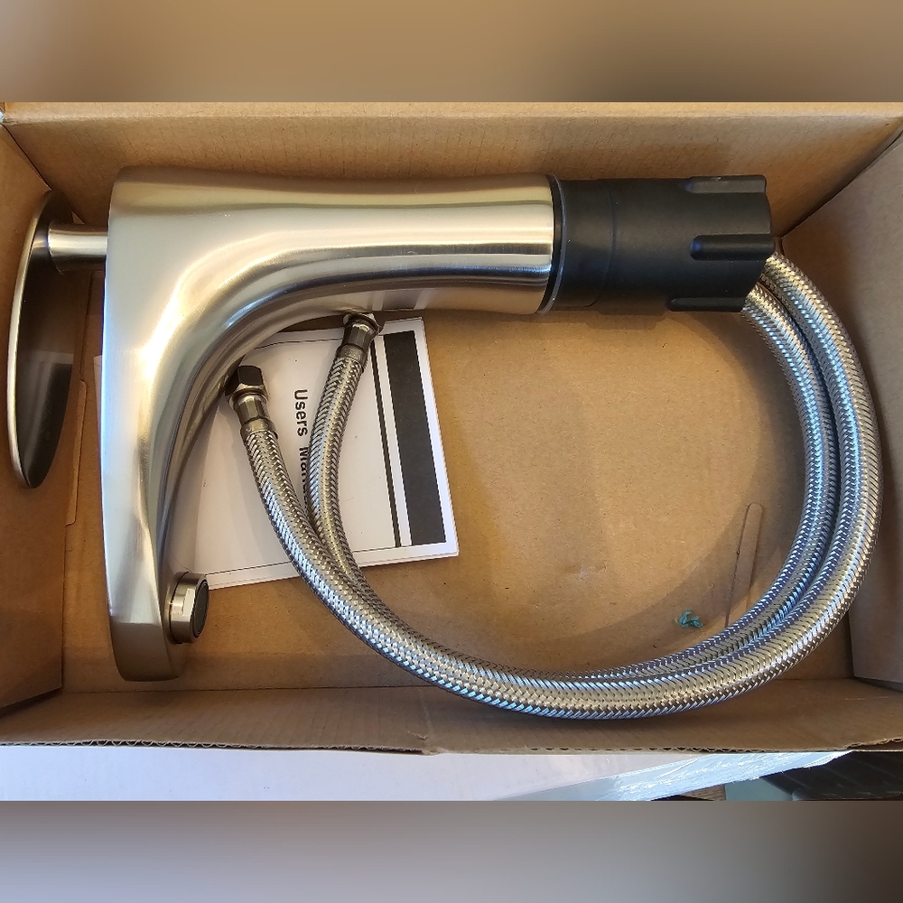 NWT  Single Lever Basin Faucet